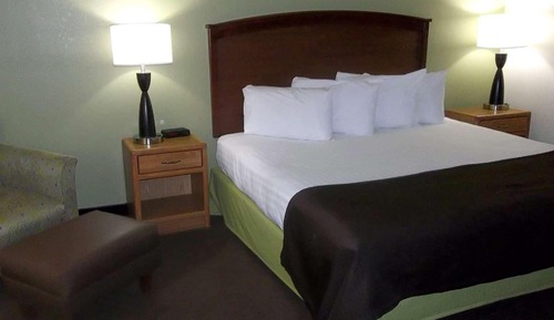 Suite, 1 King Bed, Non Smoking, Jetted Tub (Second Floor, Fireplace)