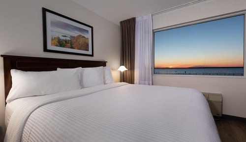 Superior Room, 1 King Bed, River View
