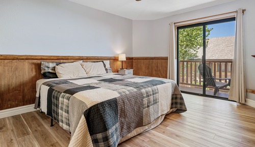 Standard Room, 1 King Bed, Fireplace (Kitchen)