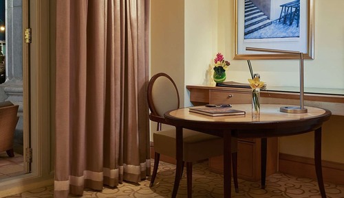Straits Club Quay Room