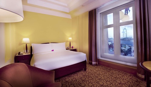 Straits Club Marina Bay View Room