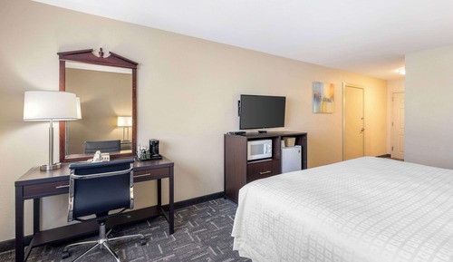 Standard Room, 1 King Bed, Accessible, Non Smoking