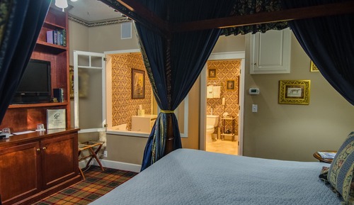 Room, Private Bathroom (PHILLIP - #318)