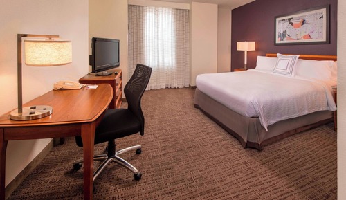 Suite, 2 Bedrooms (Mobility Accessible, Roll-In Shower)