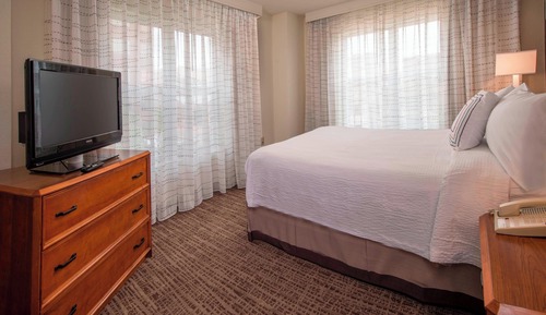 Suite, 1 Bedroom (Mobility Accessible, Roll-In Shower)