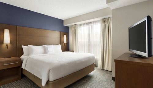 Studio, 1 King Bed (Mobility/Hearing Accessible, Tub)