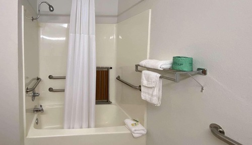 Deluxe Room, 1 Queen Bed, Non Smoking