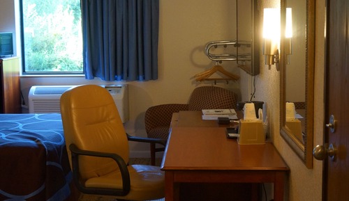 Standard Room, 1 Queen Bed
