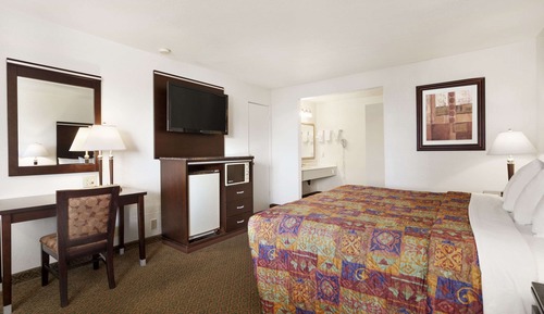 Standard Room, 1 King Bed