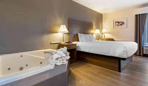 Suite, 1 King Bed, Non Smoking, Jetted Tub