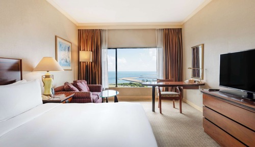 King Hilton, Deluxe Room