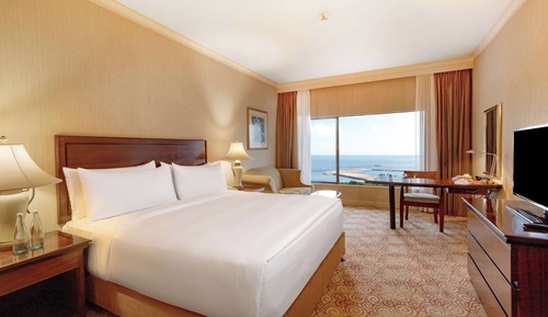 King Hilton, Executive Room