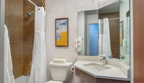 Room, 1 Queen Bed, Non Smoking, Jetted Tub (Upgrade)