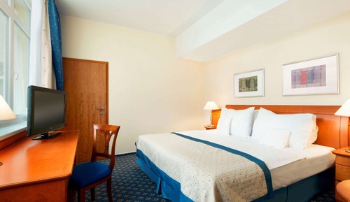 Suite, 1 King Bed, Non Smoking