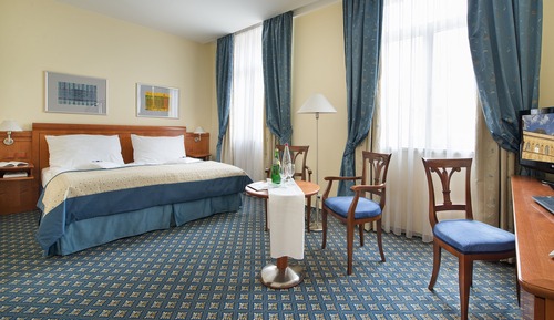 Deluxe Room, 1 King Bed, Non Smoking