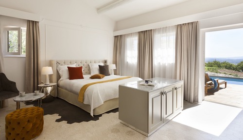 Suite with semi-private pool