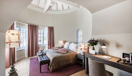 Room (Chic)