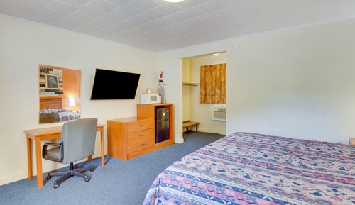 Standard Room, 1 King Bed, Smoking