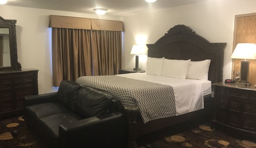 Standard Suite, 1 King Bed