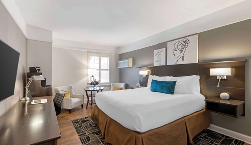 Standard Room, 1 King Bed, Non Smoking, Microwave