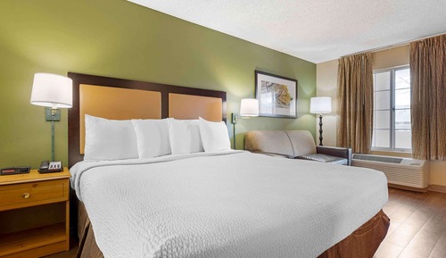 Deluxe Studio, 1 King Bed with Sofa bed, Non Smoking
