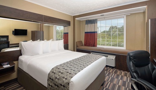Standard Room, 1 Queen Bed