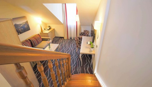 Junior Suite, 1 Double Bed (Converts to 2 Twin Beds;with Sofabed)
