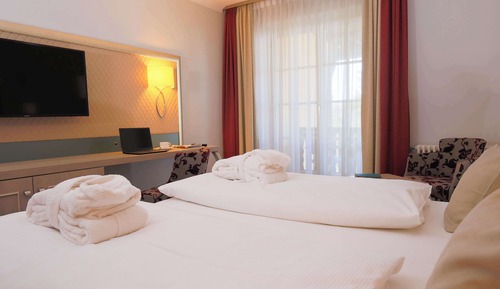 Comfort Room, 1 Double Bed, Balcony (Converts to 2 Twin Beds)