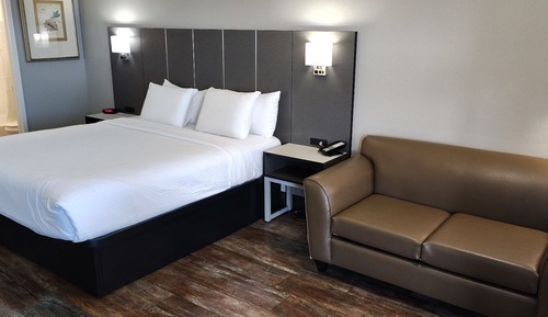Standard Room, 1 King Bed, Non Smoking, Refrigerator & Microwave