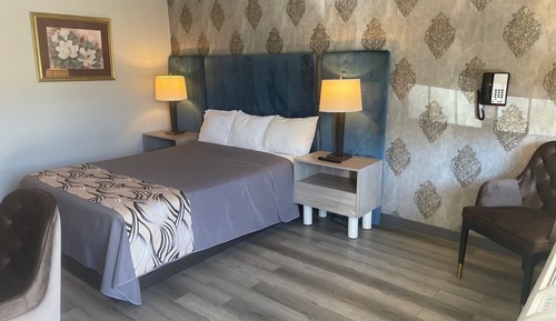 Standard Room, 1 Queen Bed, Non Smoking, Refrigerator