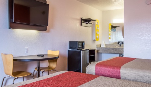 Standard Room, 2 Queen Beds, Non Smoking