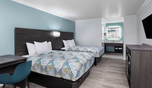 Room, 2 Queen Beds, Non Smoking