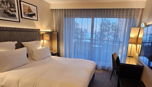 Deluxe Room, 1 Queen Bed