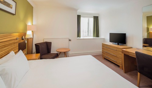 Standard Room, 1 Queen Bed