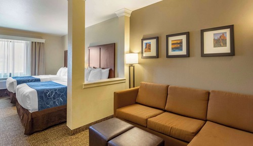Suite, Multiple Beds, Non Smoking (2 Queen Beds & 2 Person Sofa bed)