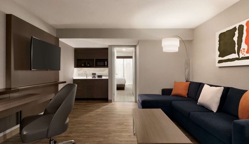 Suite, 2 Queen Beds, Bathtub
