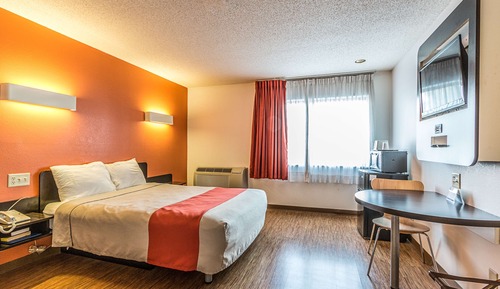 Standard Room, 1 King Bed, Accessible, Non Smoking