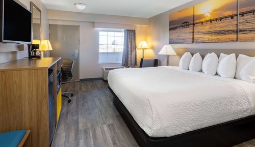 Standard Room, 1 King Bed