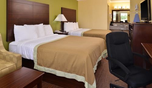 Room, Multiple Beds, Non Smoking (3 Double Beds)