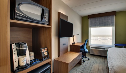 Room, 1 King Bed, Roll-in Shower (Communications)