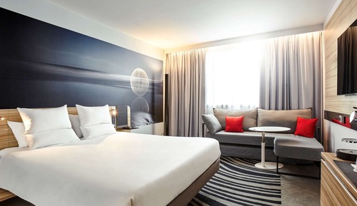 Executive Room, 1 Queen Bed with Sofa bed