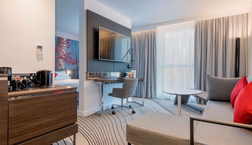 Junior Suite, 1 Queen Bed with Sofa bed