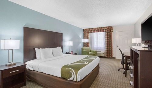 Room, 1 King Bed, Smoking
