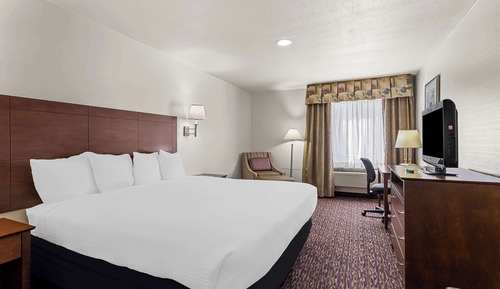 Standard Room, 1 King Bed, Non Smoking, Refrigerator & Microwave