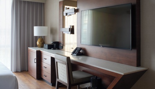 Club Room, 1 Queen Bed