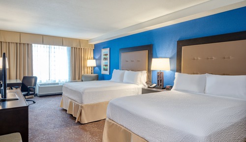 Standard Room, 2 Queen Beds, Accessible Bathtub (Mobility)