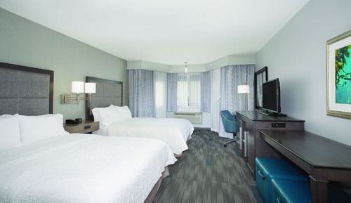 Room, 2 Queen Beds, Accessible (Roll-in Shower)