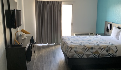 Standard Room, 1 Queen Bed, Accessible, Non Smoking
