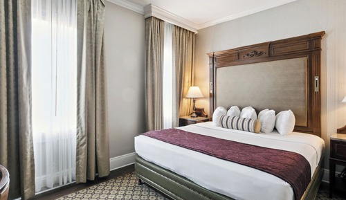 Deluxe Room, 1 King Bed