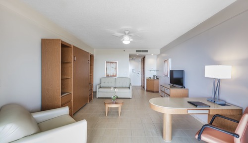Ocean Tower Suite with Parlor 1 King and 2 Doubles